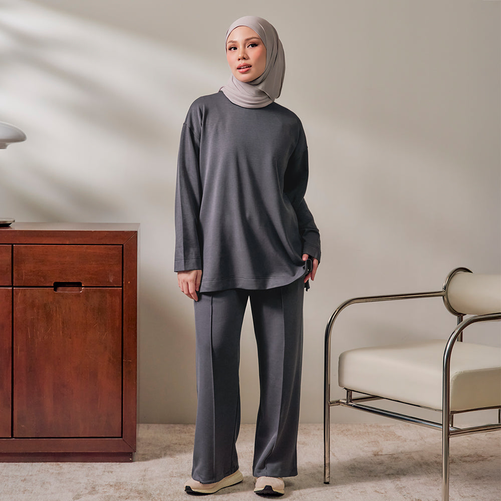 Back Pleated Sweatshirt